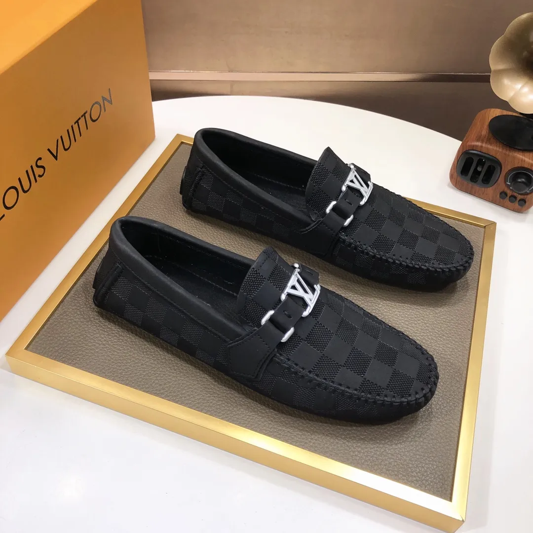Men's men's shoes 💰420💰 [LV Doudou shoes] (water-dyed cowhide lining) new model is on the market, available on the official website. The new Doudou shoes are processed into single-color materials, and the uppers are made of imported cowhide material. The body of the shoe is fully hemmed with mark thread, and is lined with imported original cowhide leather. The elegant shoe shape is super suitable for all-matching, and the size is 38-44.